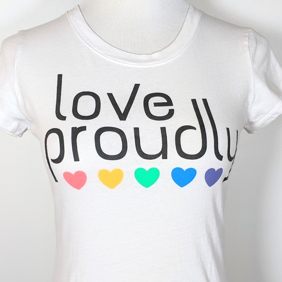 Cold Crush Tops - 🏳️🌈NWOT Love Proudly Tee